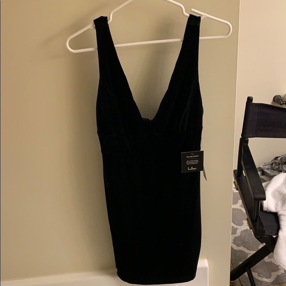 Lulu’s green velvet mini